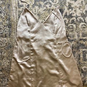 Satin champagne dress (PRINCESS POLLY)